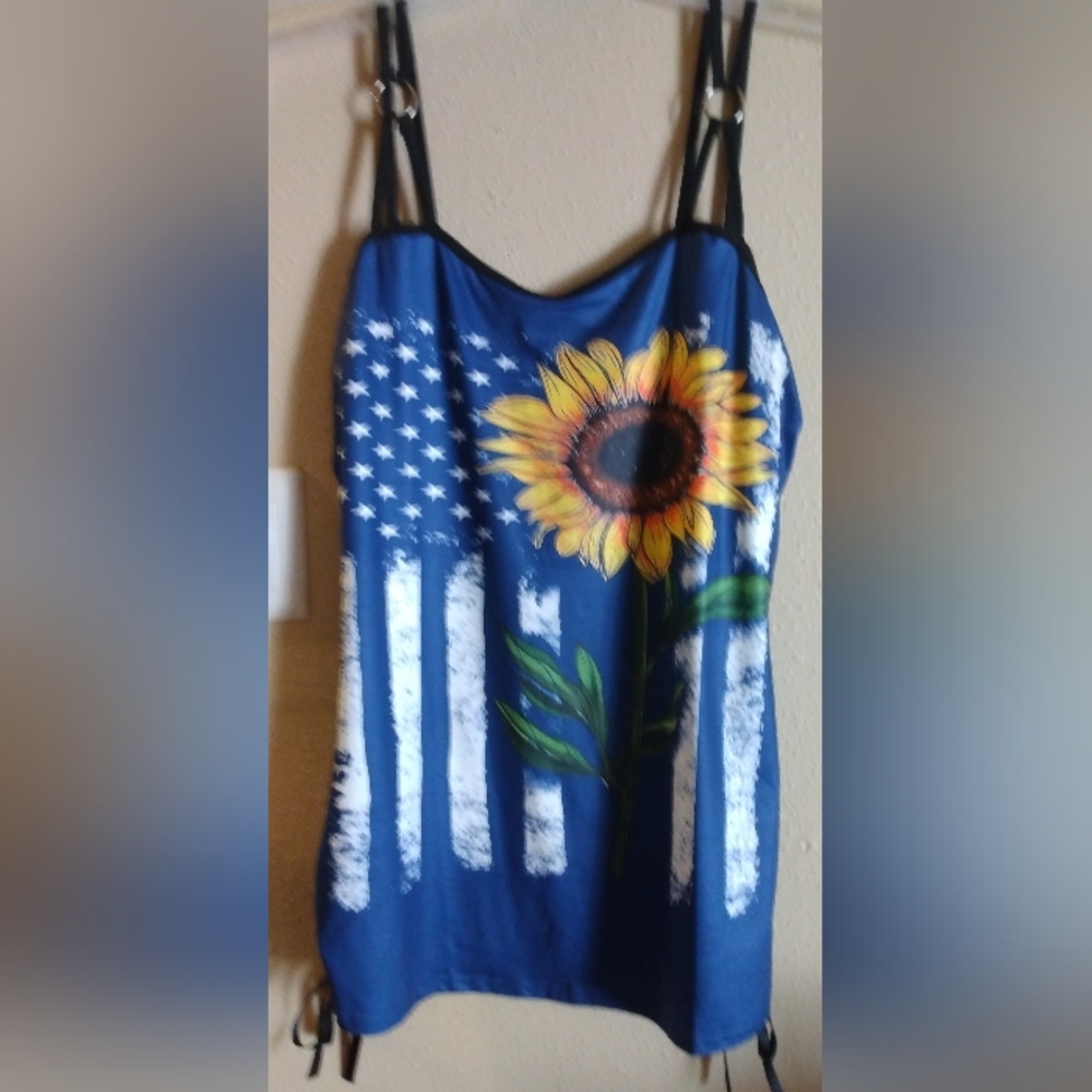 NWOT Rosegal sunflower/flag women's tank top